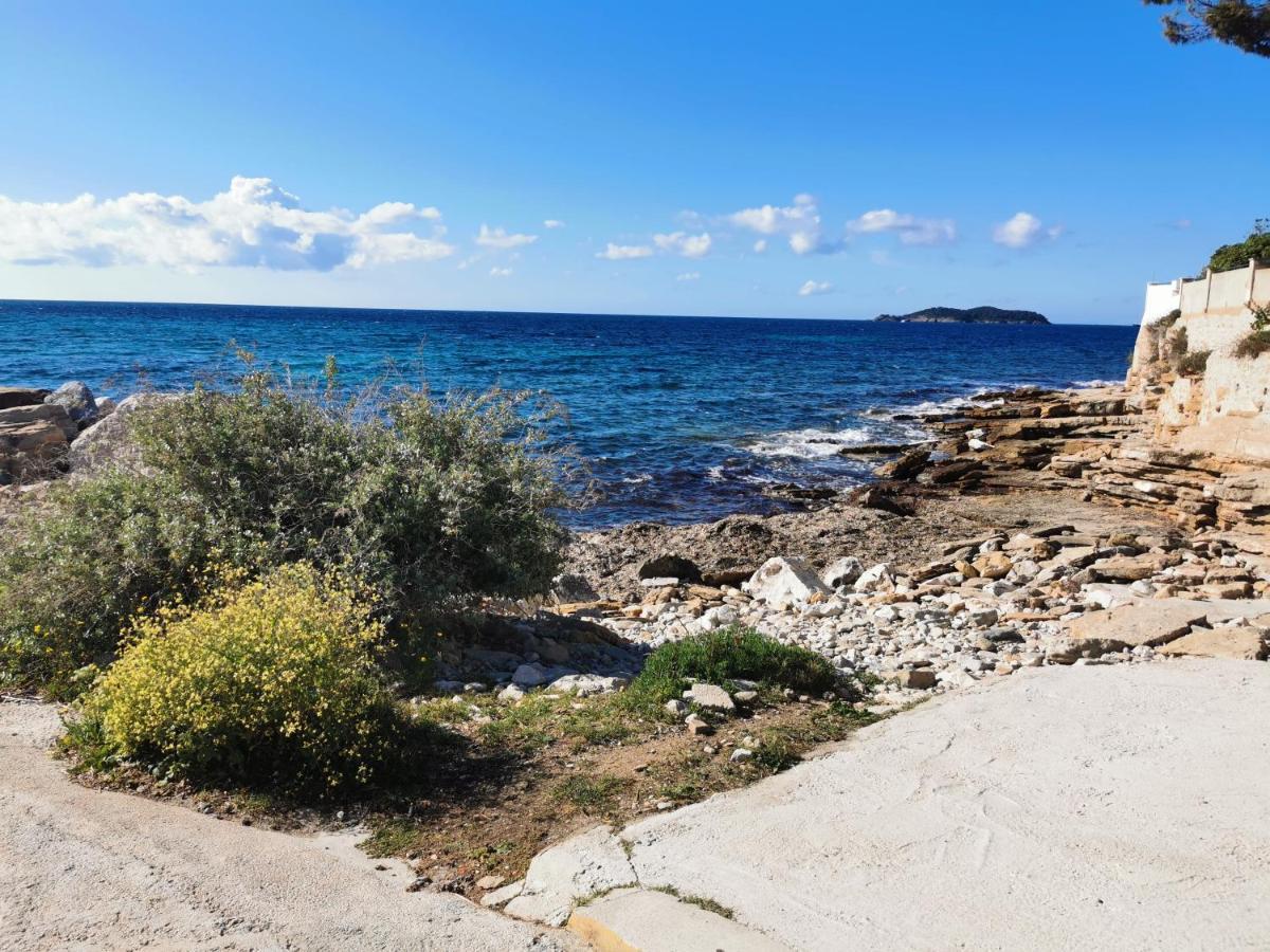 Les Pieds Dans L'Eau Plage Saint-Jean La Ciotat Esterno foto